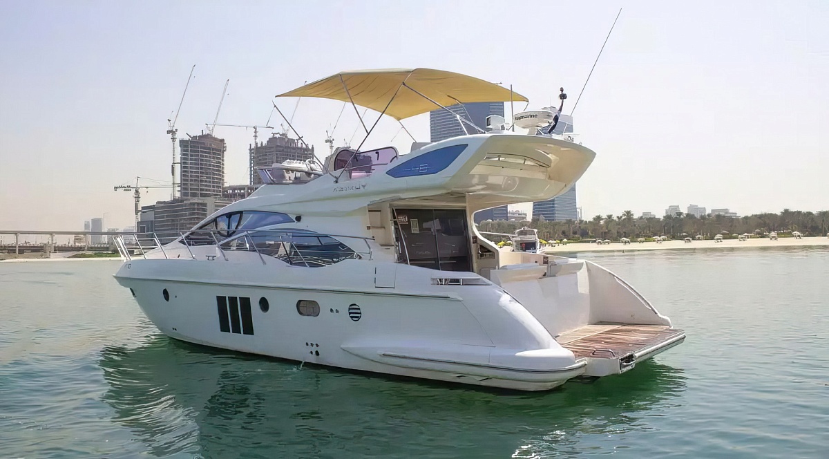 Чартер моторной яхты Azimut 48 в Дубай - ОАЭ